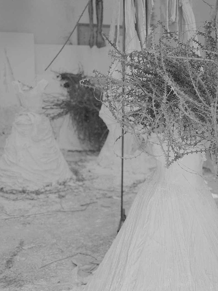 Anselm Kiefer's sculpture works "les femme de l'antiquité"